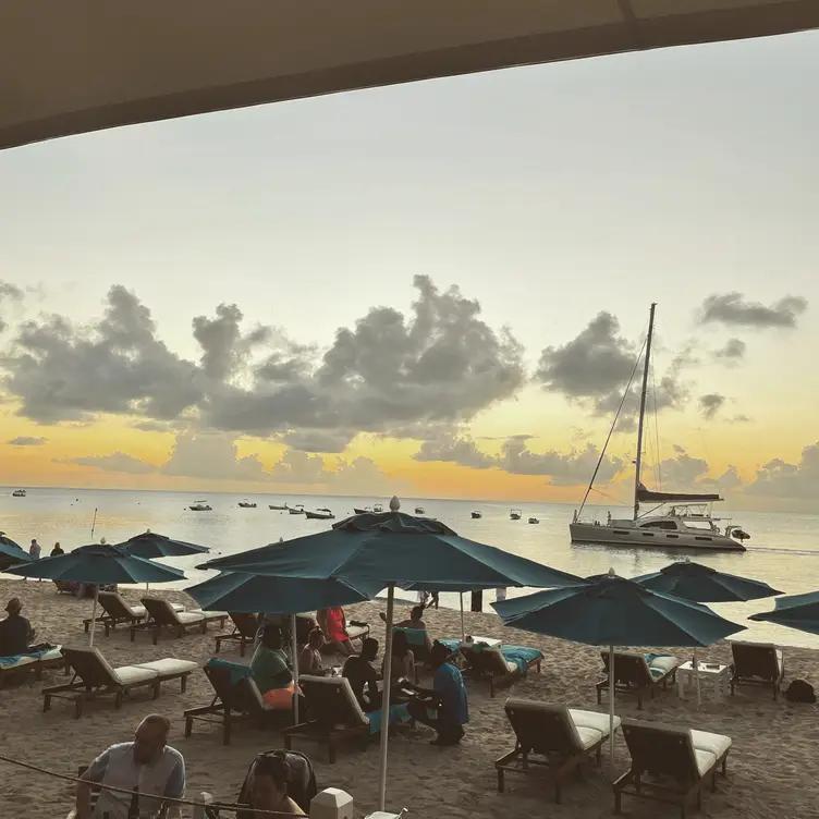 Calma Beach Club